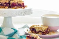 Homemade Mixed Berry Crumble Bars