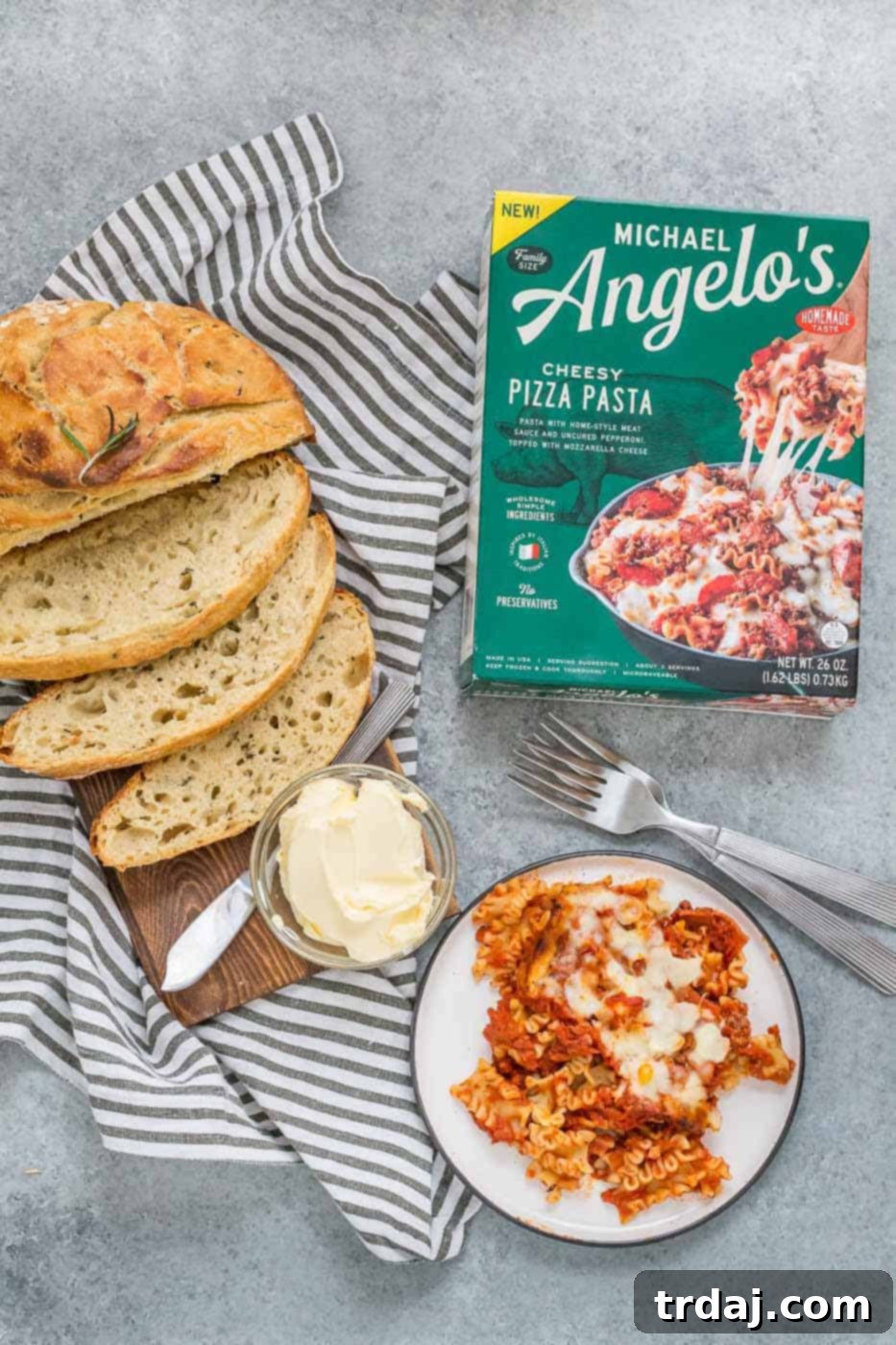 Aromatic No-Knead Rosemary Olive Oil Loaf 1 featured 11513