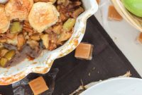 Sticky Caramel Apple Pull-Apart Bread