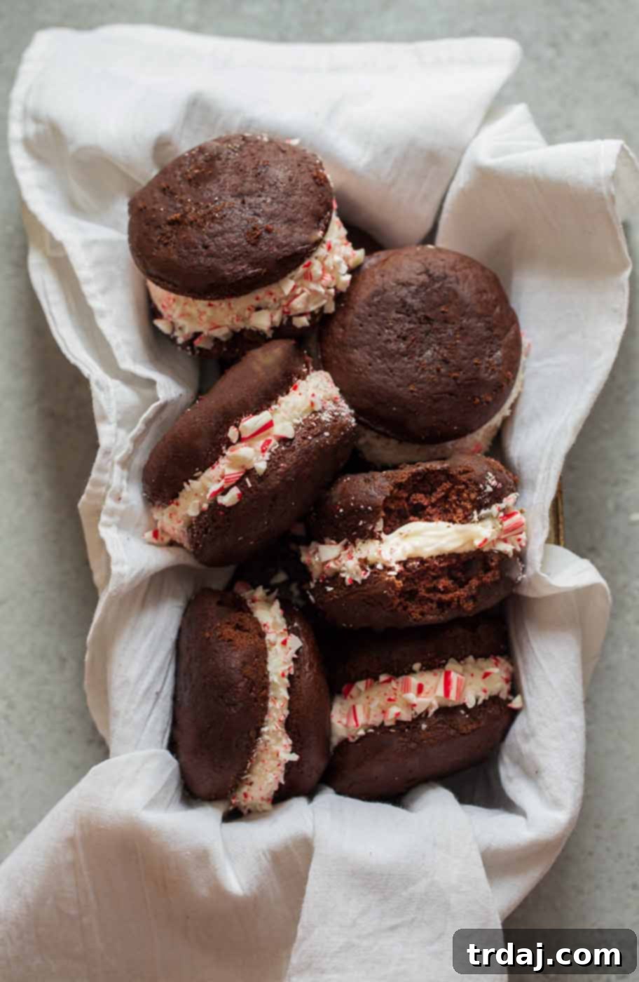 Peppermint Whoopie Sandwiches 1 featured 16057