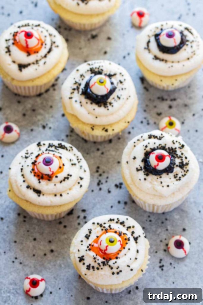 These Homemade Vanilla Eyeball Halloween Cupcakes are simple to make, adorable and are perfect for Halloween!