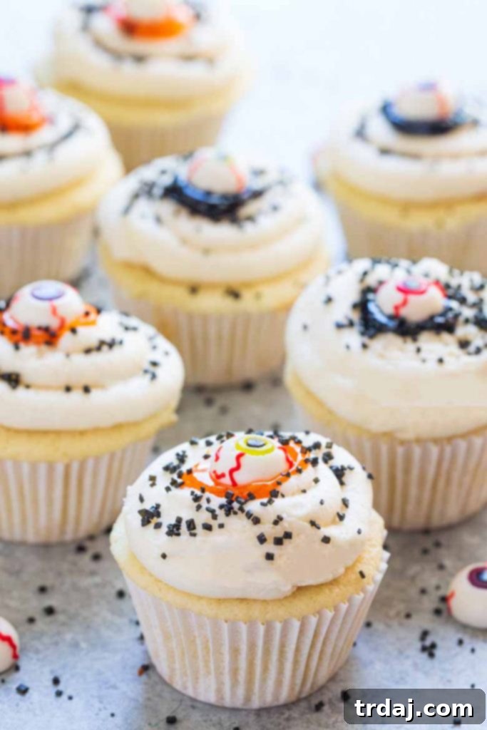 These Homemade Vanilla Eyeball Halloween Cupcakes are simple to make, adorable and are perfect for Halloween!