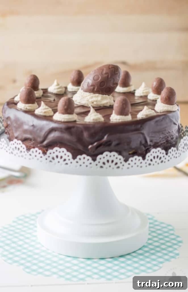 Butterfinger Crunch Cheesecake Pie 6 Slice of BUTTERFINGER® Cheesecake Pie revealing the hidden BUTTERFINGER® Cup Eggs inside.