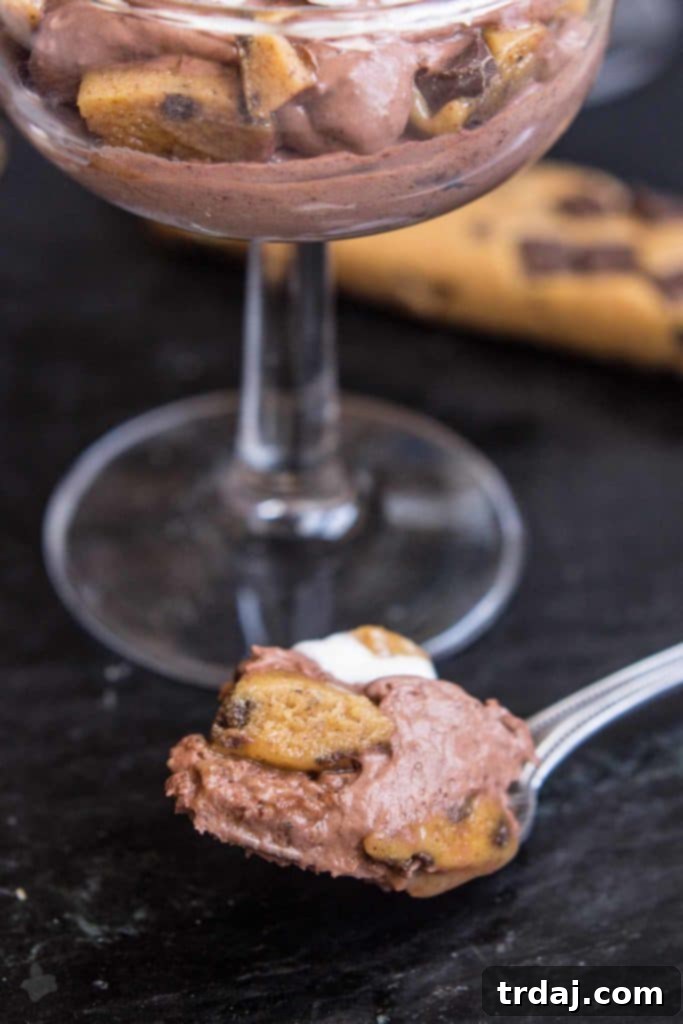 Muscle-Boosting Chocolate Chip Cookie Dough Parfaits 3 Low calorie, low sugar Protein Packed Chocolate Chip Cookie Dough Parfaits using Pure Protein Plus Bars. | Strawberry Blondie Kitchen