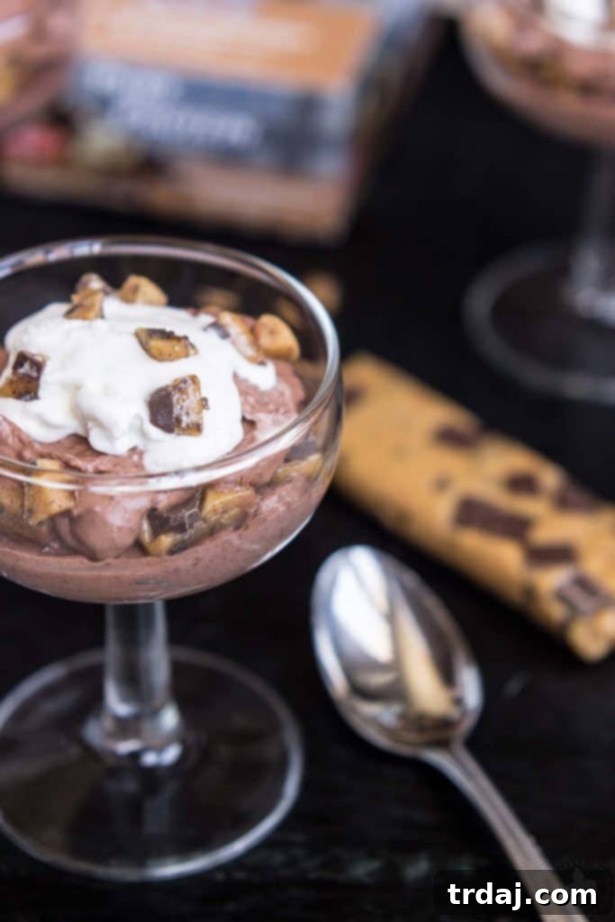 Muscle-Boosting Chocolate Chip Cookie Dough Parfaits 5 Layers of low calorie, low sugar Protein Packed Chocolate Chip Cookie Dough Parfaits. | Strawberry Blondie Kitchen