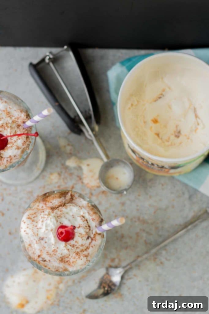 Chocolatey, fizzy, and with swirls of caramel delight ice cream, this Chocolatey Caramel Delight Fizzy Soda will help you beat the heat! | Strawberry Blondie Kitchen